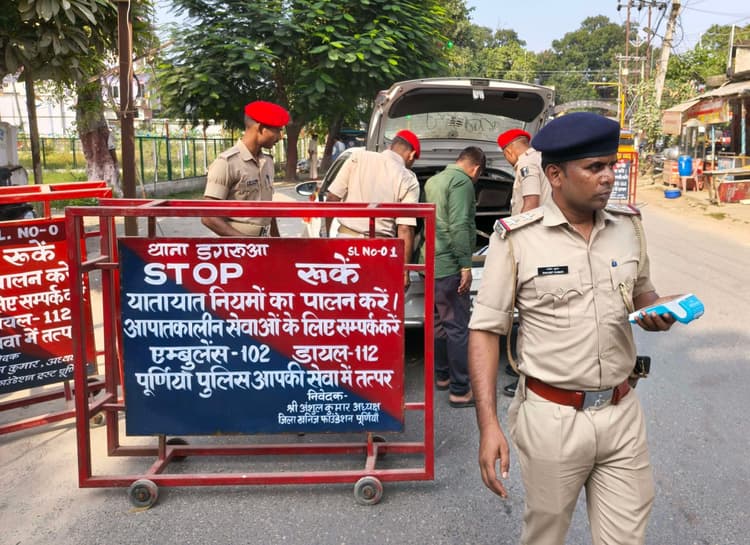 यातायात नियमों का उल्लंघन करना पुलिस अधिकारियों को पड़ा महंगा