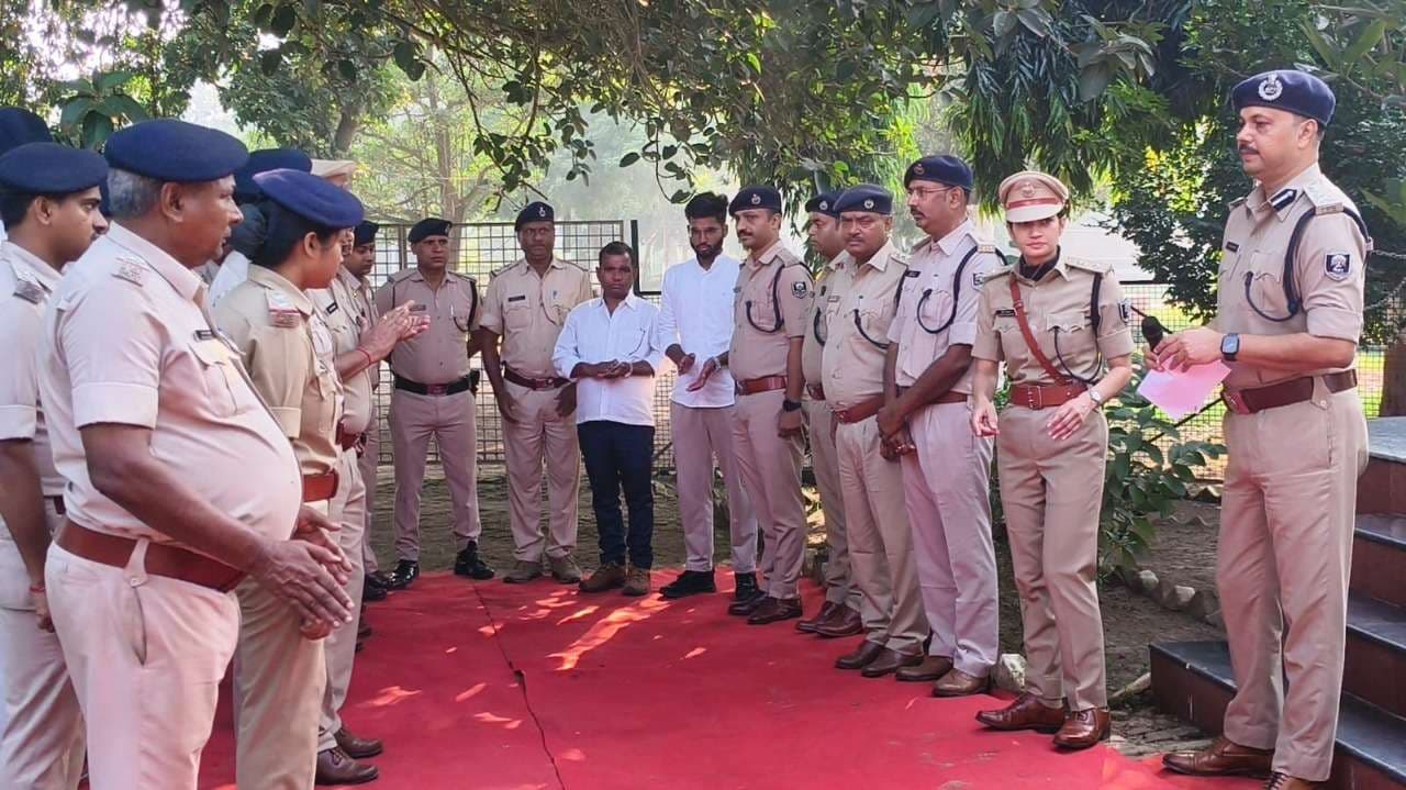 संस्मरण दिवस पर शहीद जवानों को दी गयी श्रद्धांजलि