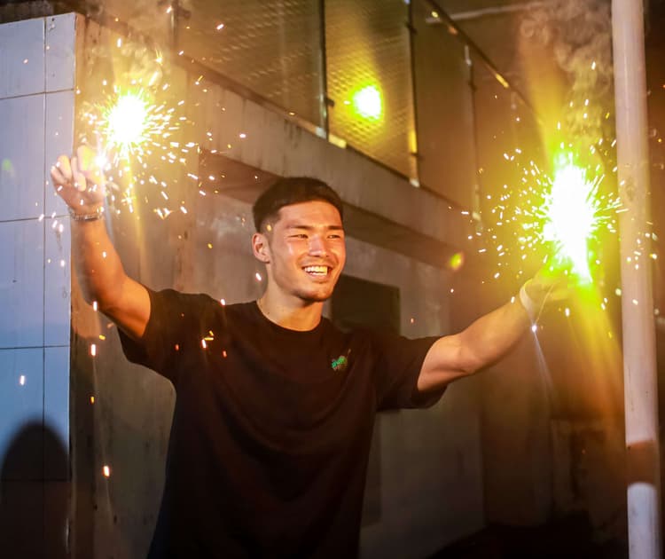 Jfc players celebrate diwali : जेएफसी के खिलाड़ियों को भाया रोशनी का त्योहार, जमकर की आतिशबाजी