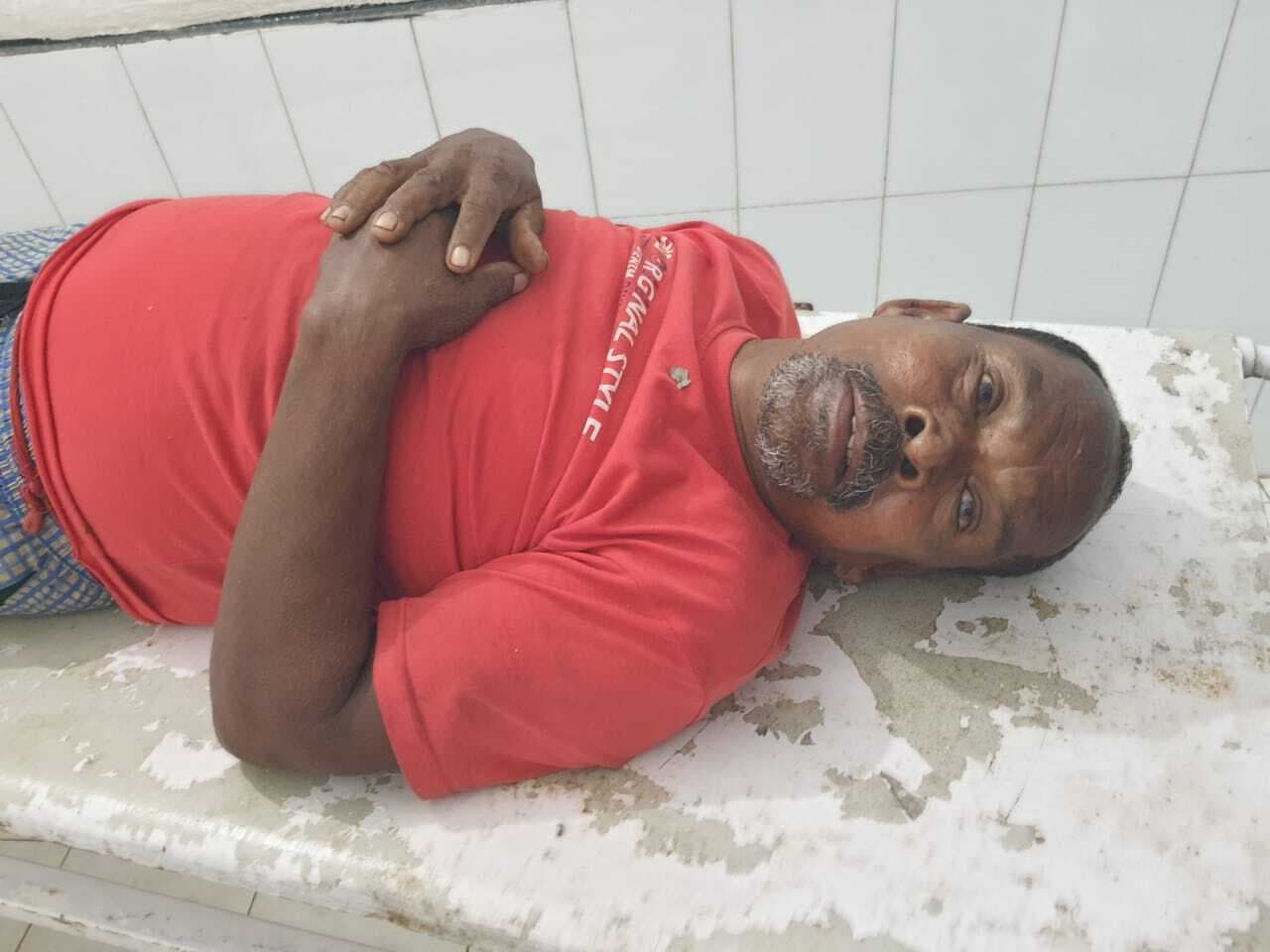 अर्जुन पेड़ से गिरकर हुआ घायल, देवघर रेफर