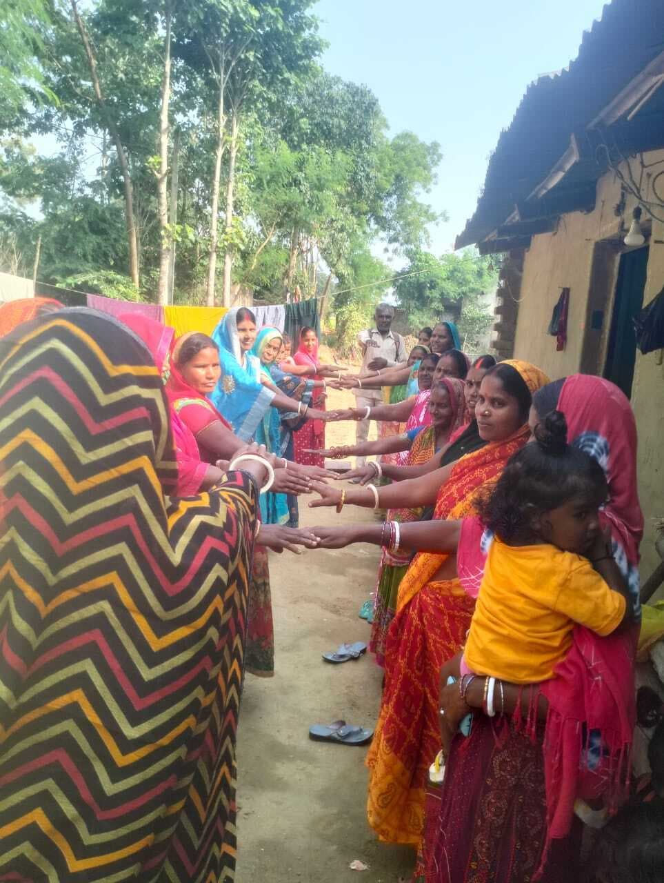 जीविका दीदियों ने पहले मतदान, फिर जलपान का दिया संदेश