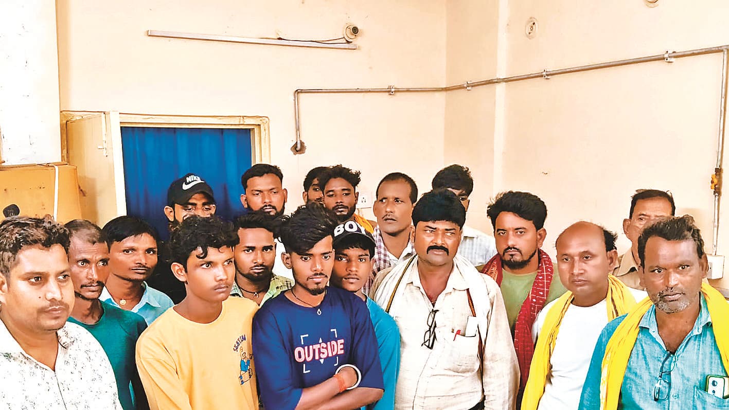 Buxar News : राजपुर में छठ घाट बनाने गया युवक तालाब में डूबा, मौत से पसरा मातम