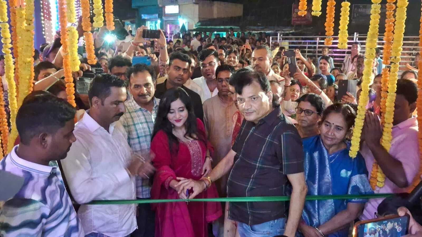 विधायक ने कई काली पूजा पंडालों का किया उद्घाटन