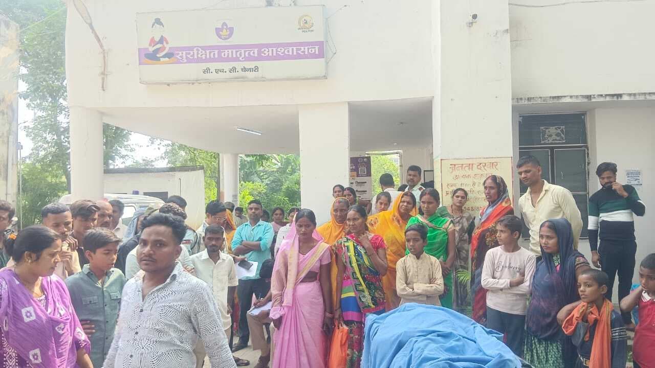 Sasaram News : पेड़ से टकरायी बाइक, एक युवक की मौत, दूसरा घायल