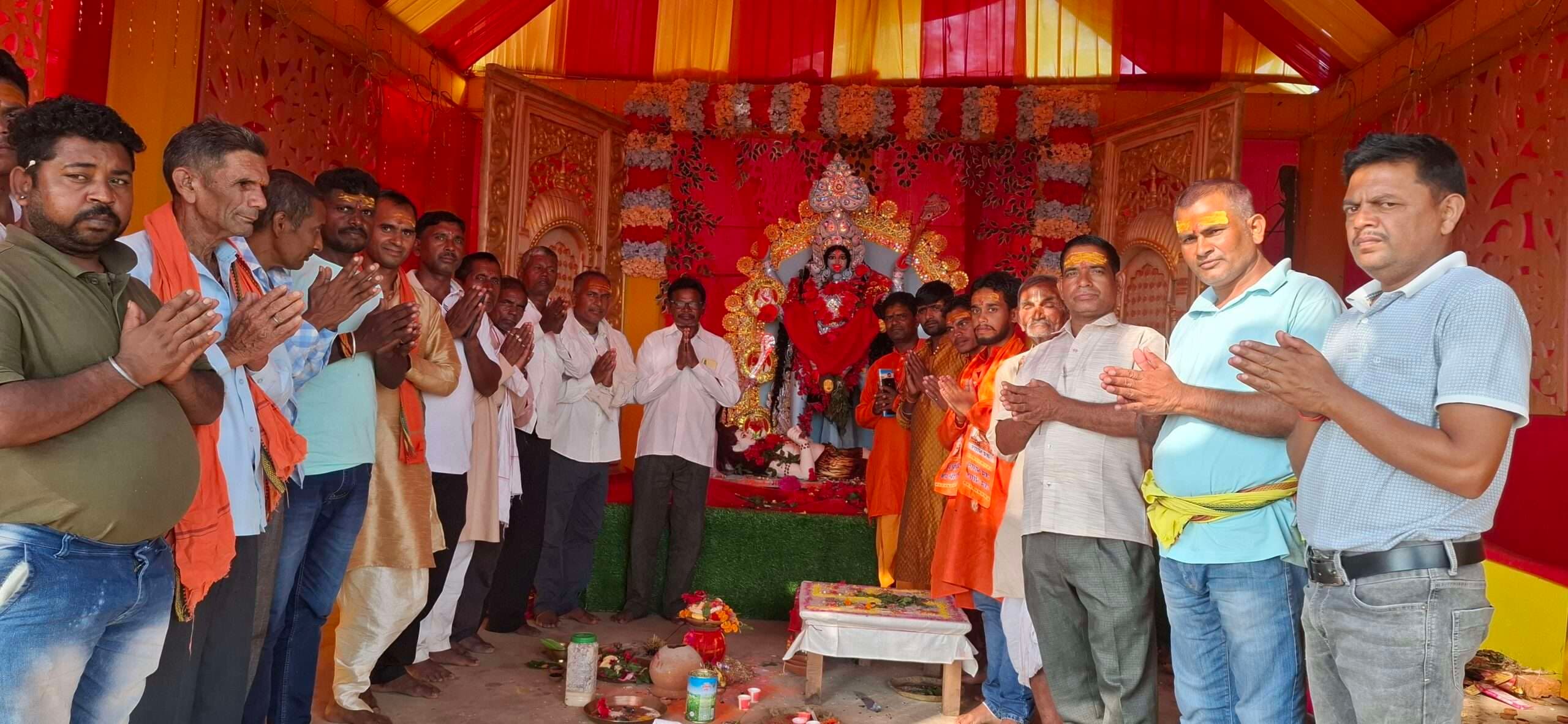 Giridih News :देवरी में काली पूजा की धूम, उमड़े भक्त