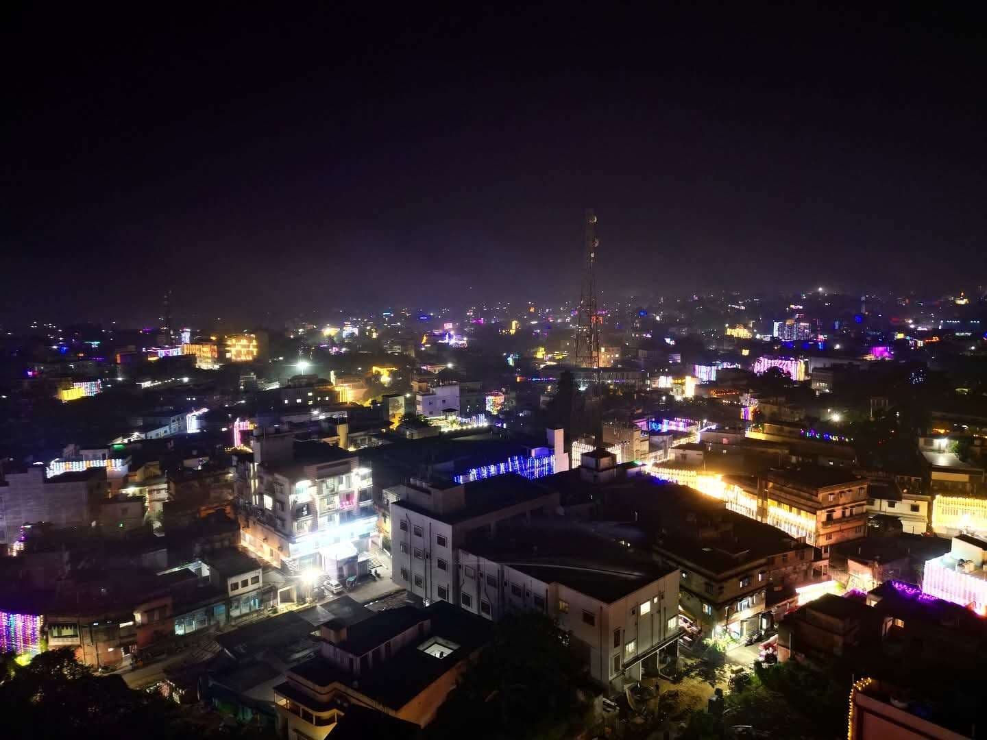 दुमका में धूमधाम से मनायी दीपावली व काली पूजा