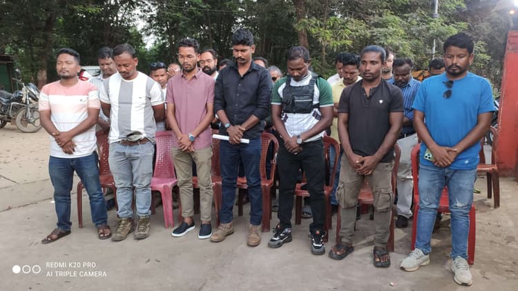 Chaibasa News : चंपुआ. झुमपुरा के मुरुसुवान चाैक के पास हुई दुर्घटना, रिमुली से क्योंझर जा रहे थे दोनों युवक