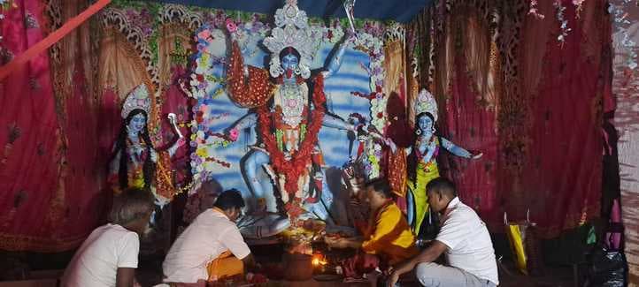 श्रद्धा, आस्था और परंपरा के संग मंगलवार को उमड़ा भक्तों का सैलाब