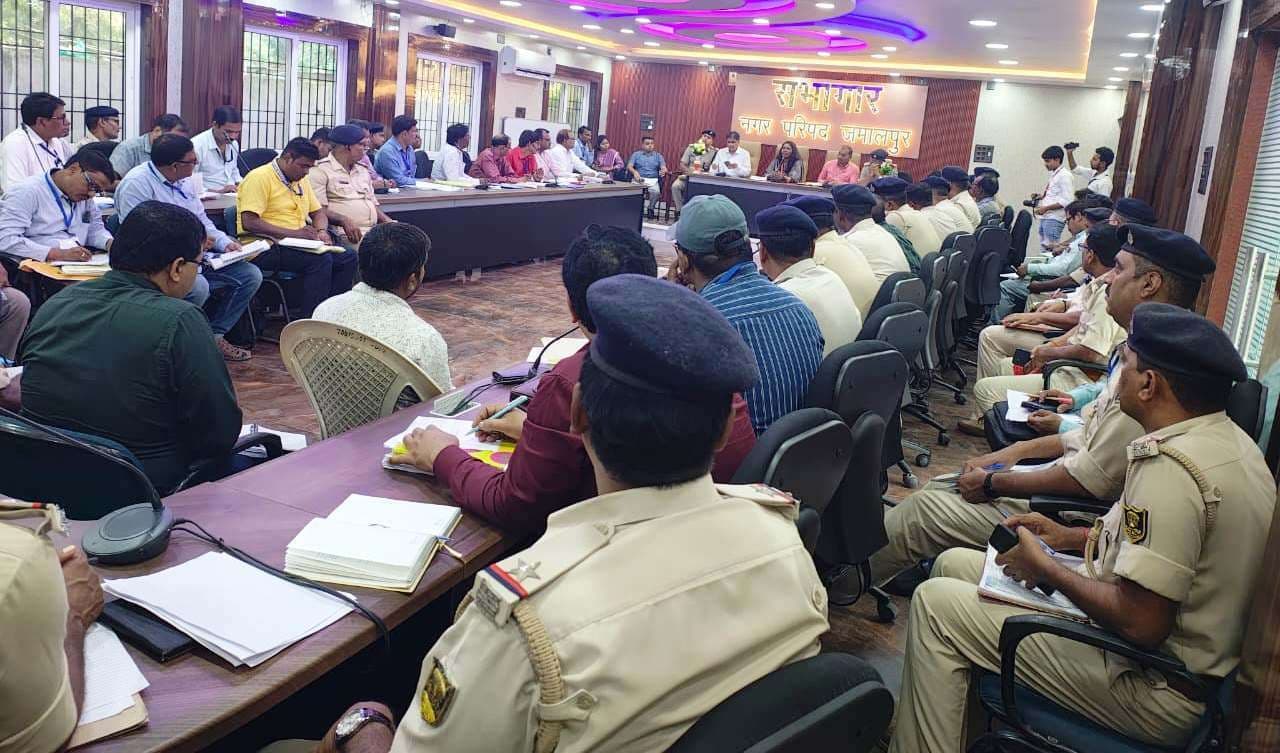 चुनाव प्रेक्षक ने आयोग के निर्देशों व आदर्श आचार संहिता से प्रत्याशियों व अधिकारियों को कराया वाकिफ