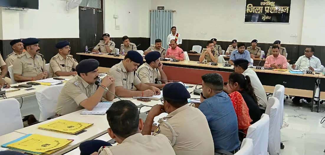 निष्पक्ष व शांतिपूर्ण माहौल में चुनाव संपन्न कराना सामूहिक दायित्व : डीएम