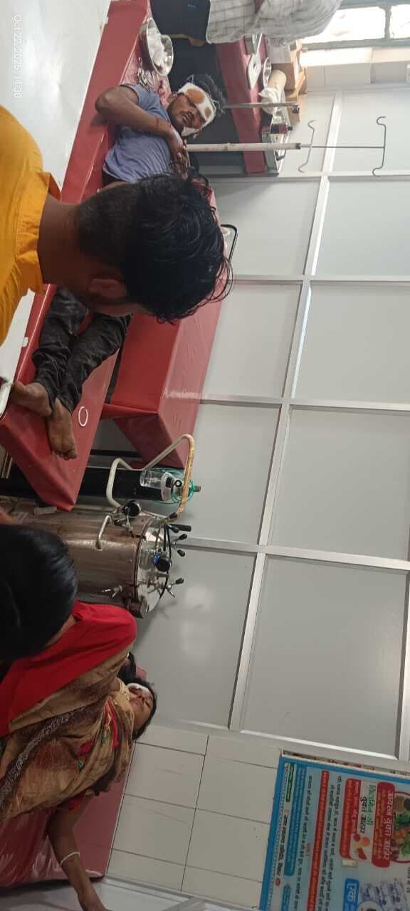 सड़क हादसों में तीन लोग गंभीर रूप से घायल, रेफर