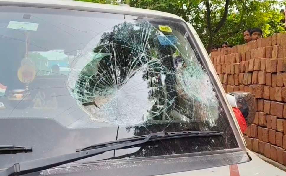 जन सुराज के प्रत्याशी डॉ विजय गुप्ता के जनसंपर्क काफिले पर हमला