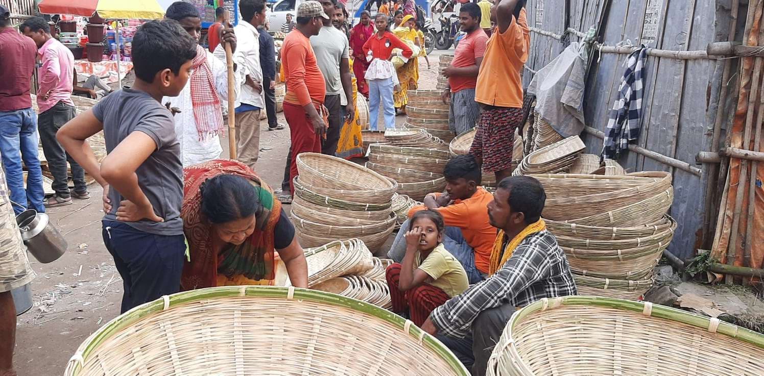 छठ को लेकर सज गये पूर्णिया के बाजार, खरीदारों की जुटने लगी है भीड़