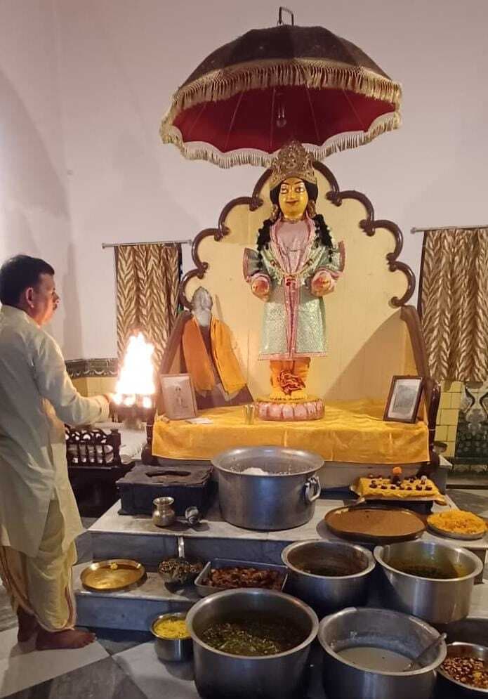 अन्नकूट पर भगवान को लगाया गया छप्पन भोग