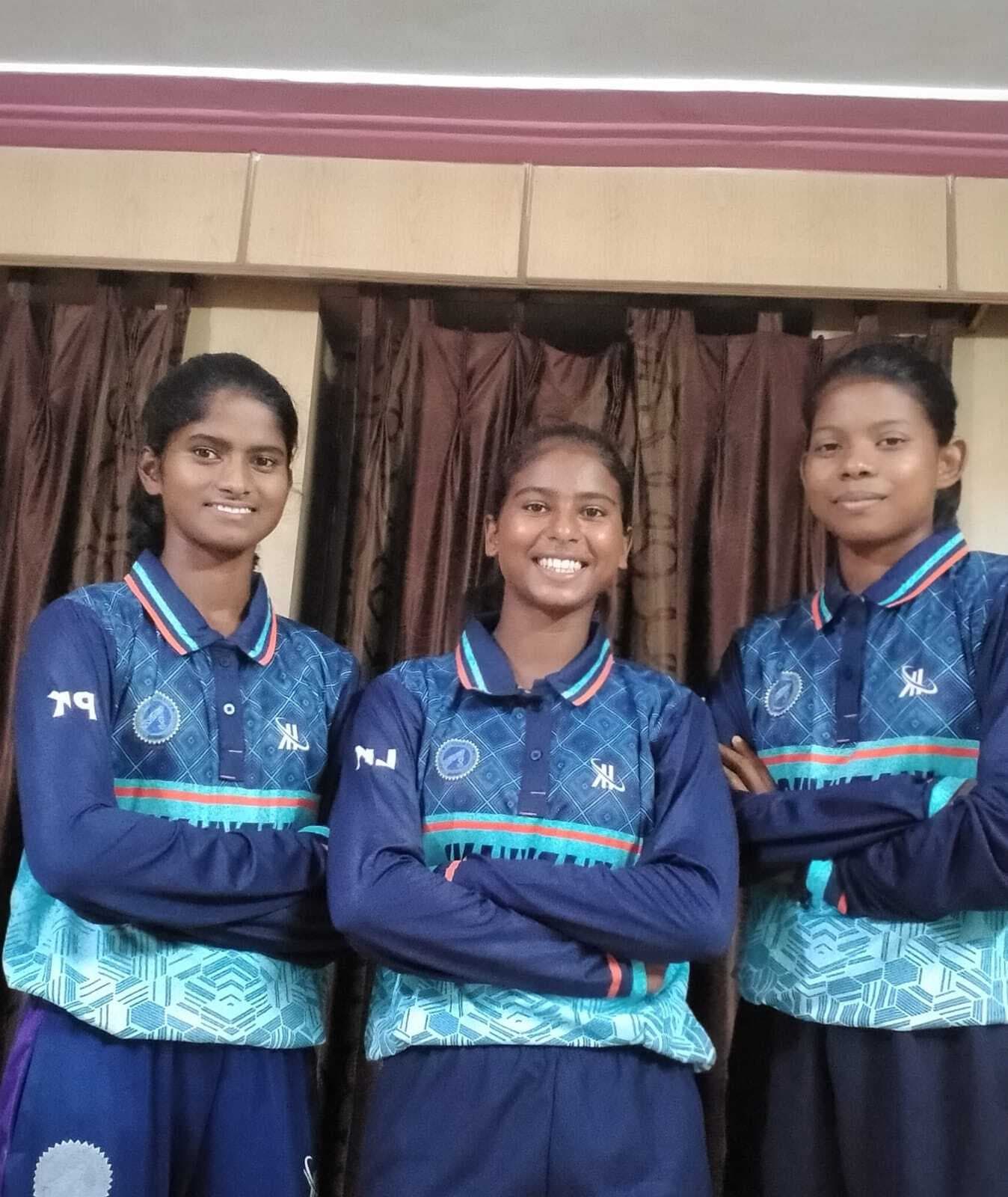 करमाटांड़ से तीन बेटियों का अंडर-19 क्रिकेट के लिए हुआ चयन