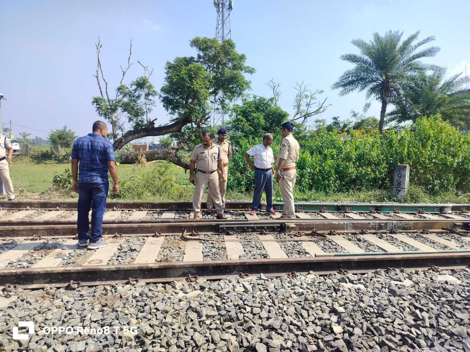 साहिबगंज : कल्याणचक में बड़ा रेल हादसा टला, चोरों ने खोल डाले 30 पेंड्रोल क्लिप