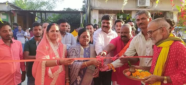 छठ पूजा कार्यालय का किया उद्घाटन
