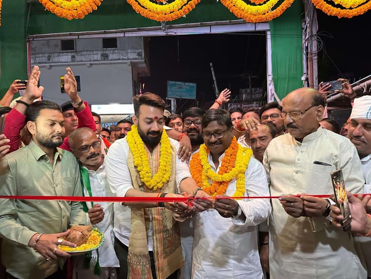 एनडीए चुनाव कार्यालय का राजेश वर्मा ने किया उद्घाटन