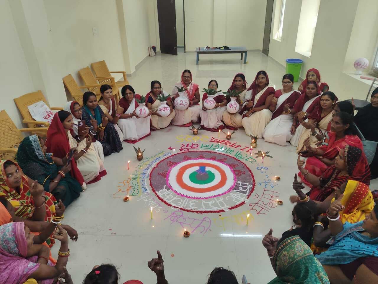 Madhubani News : मतदान प्रतिशत बढ़ाने के लिए लोगों को किया जागरुक