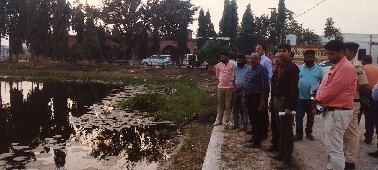 Madhubani News : नगर परिषद के 52 तालाब की हो रही साफ सफाई