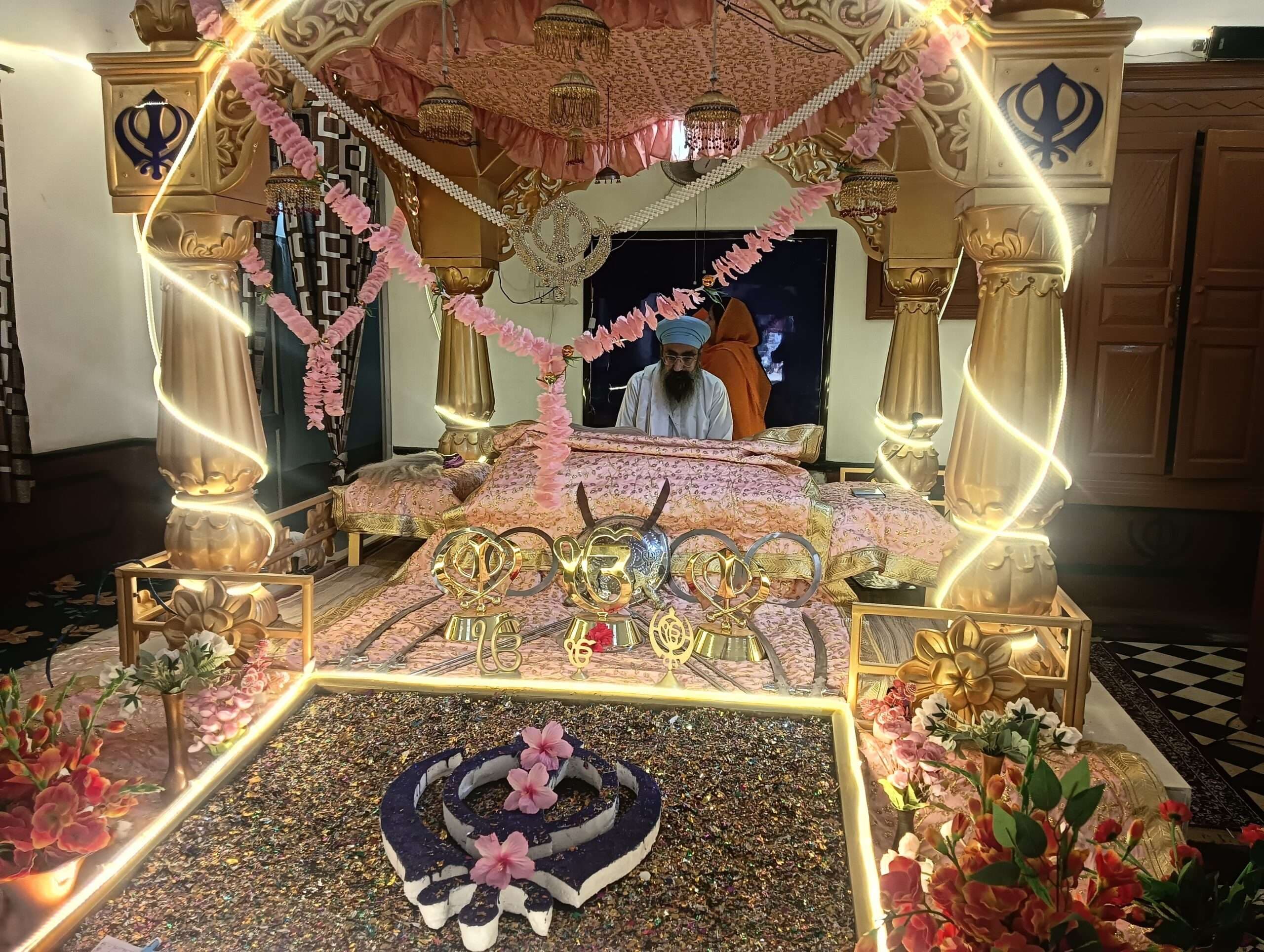 Giridih News: गुरुद्वारा संगत सरिया में गुरु ग्रंथ साहिब का अखंड पाठ शुरू