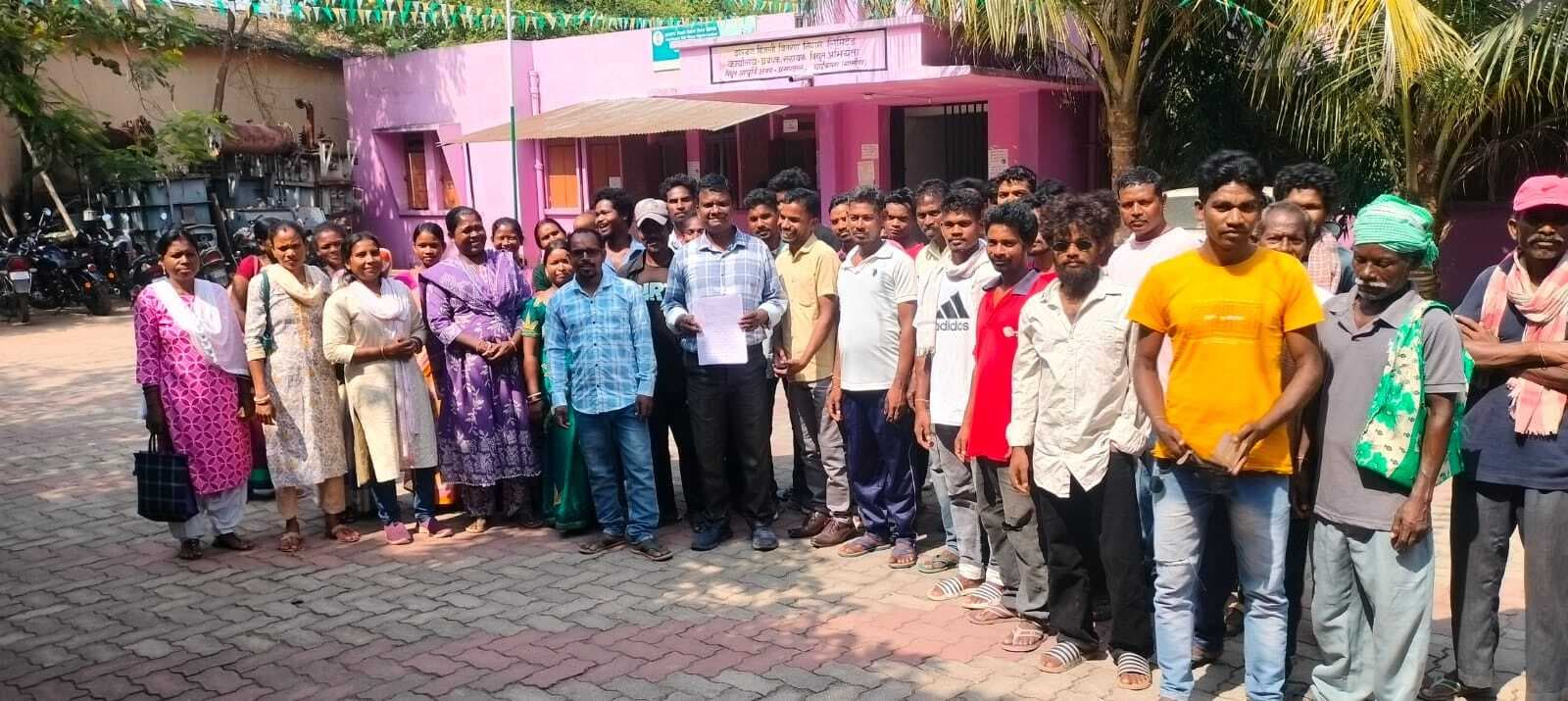 Chaibasa News : बिना सूचना उपभोक्ताओं पर कार्रवाई कर रहा बिजली विभाग, रोष