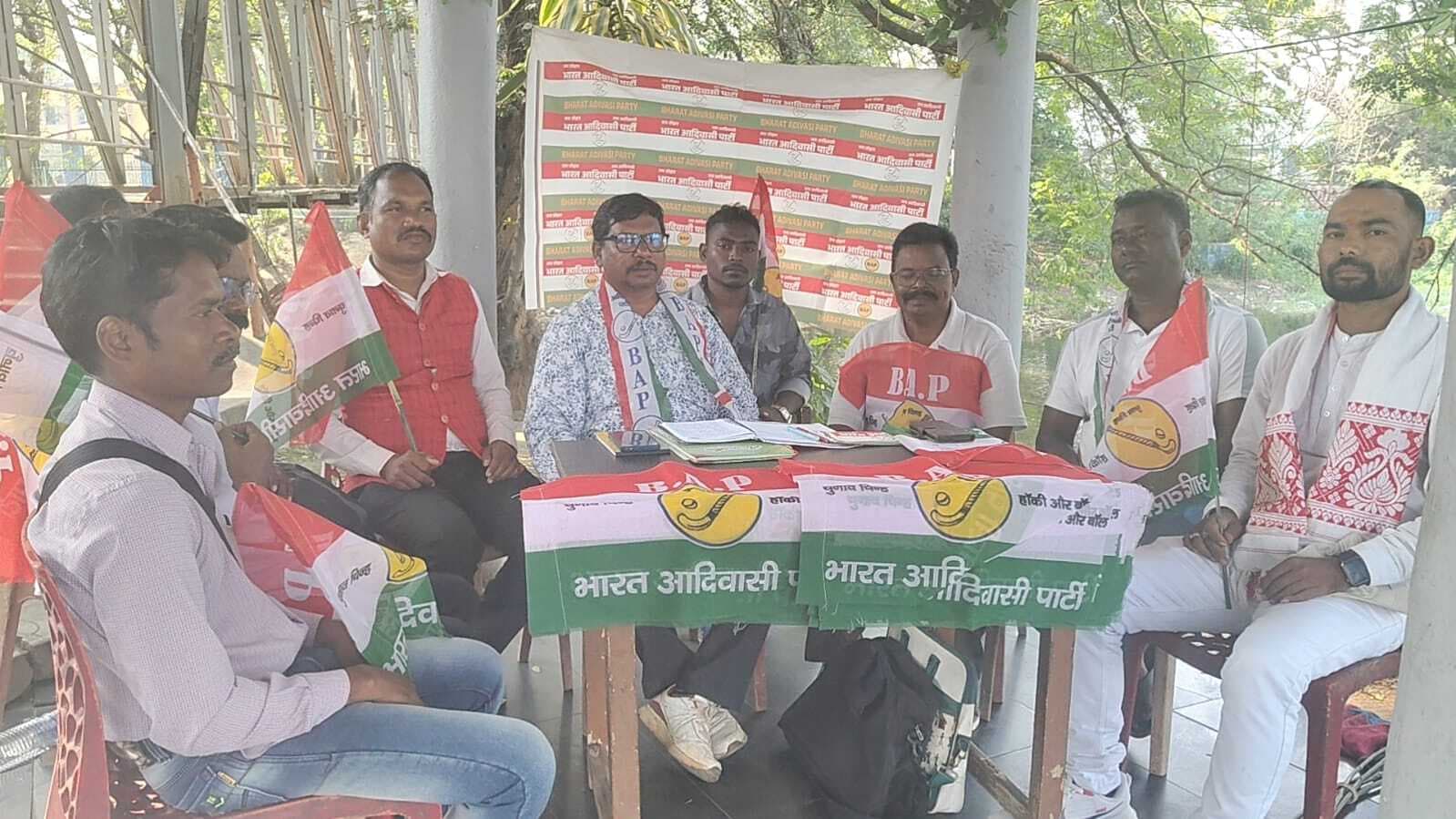 Chaibasa News : राज्य सरकार 40 से अधिक वनग्रामों को बचाने में नाकाम : सुशील बारला