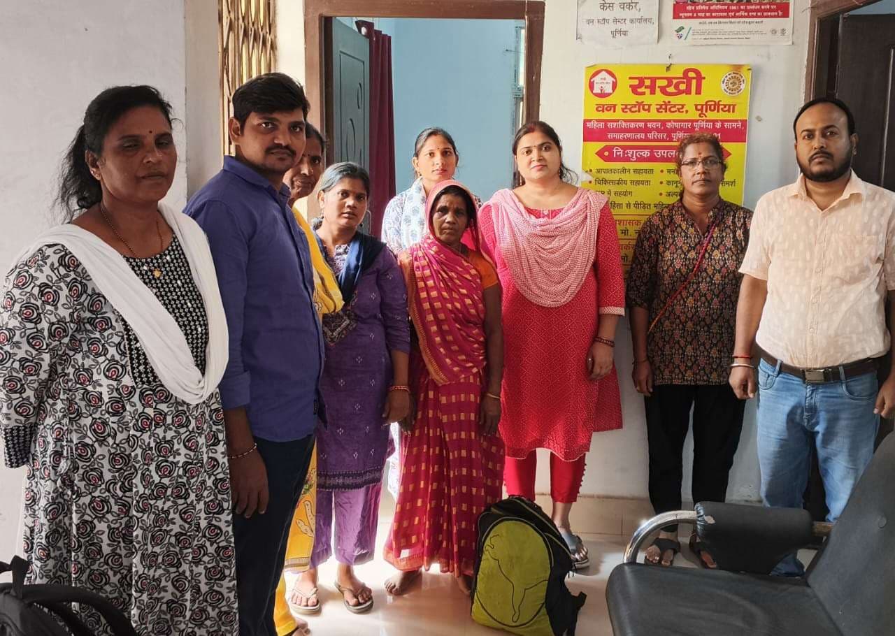 एक मां आठ साल बाद अपनी खोयी हुई बेटी से मिली