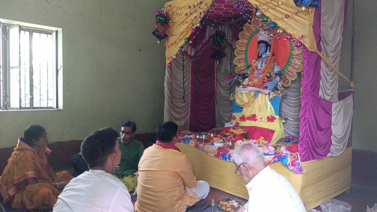 कायस्थ समाज ने भगवान चित्रगुप्त की भव्य पूजा की