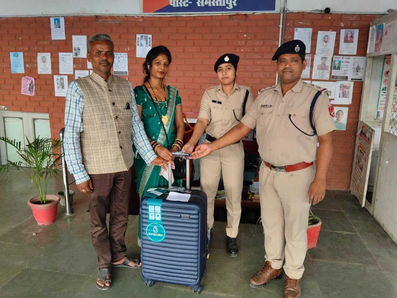 Samastipur News:40 हजार रुपये का सामान यात्री को मिला वापस