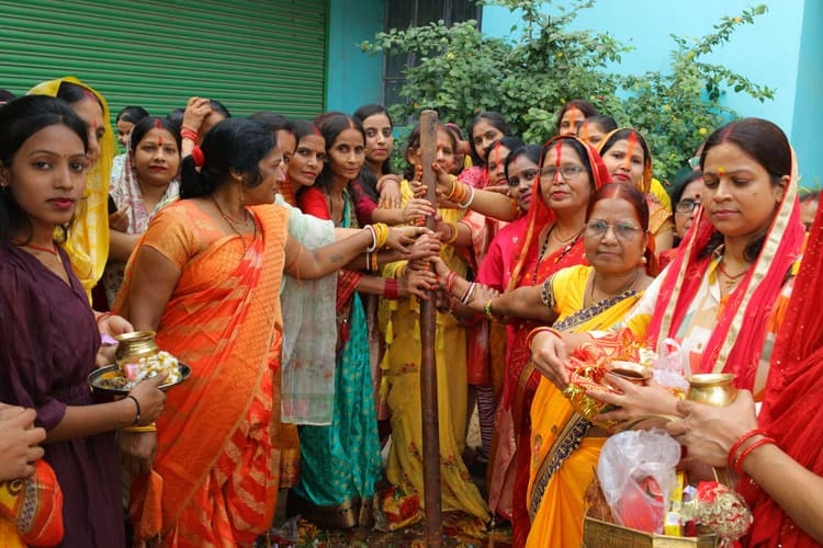 hajipur news. बहनों ने की भाइयों की दीर्घायु व सुख-समृद्धि की कामना