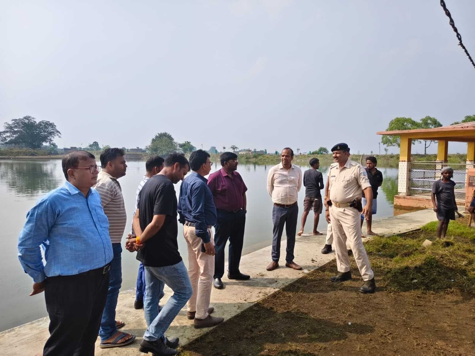 डीसी ने छठ घाटों की साफ-सफाई और सुरक्षा की समीक्षा