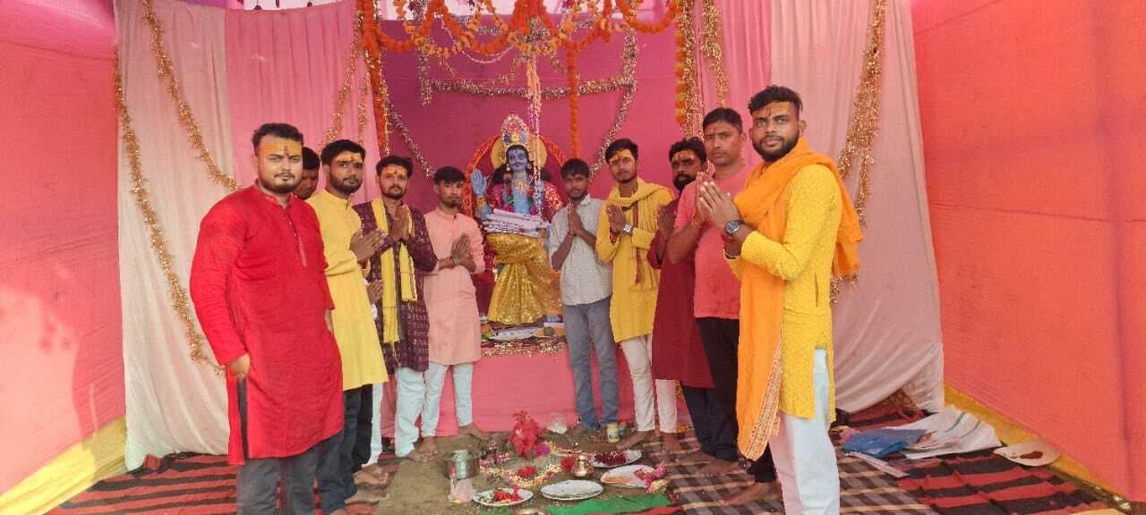 दर्वेपट्टी में चित्रगुप्त पूजा का धूमधाम से हुआ आयोजन