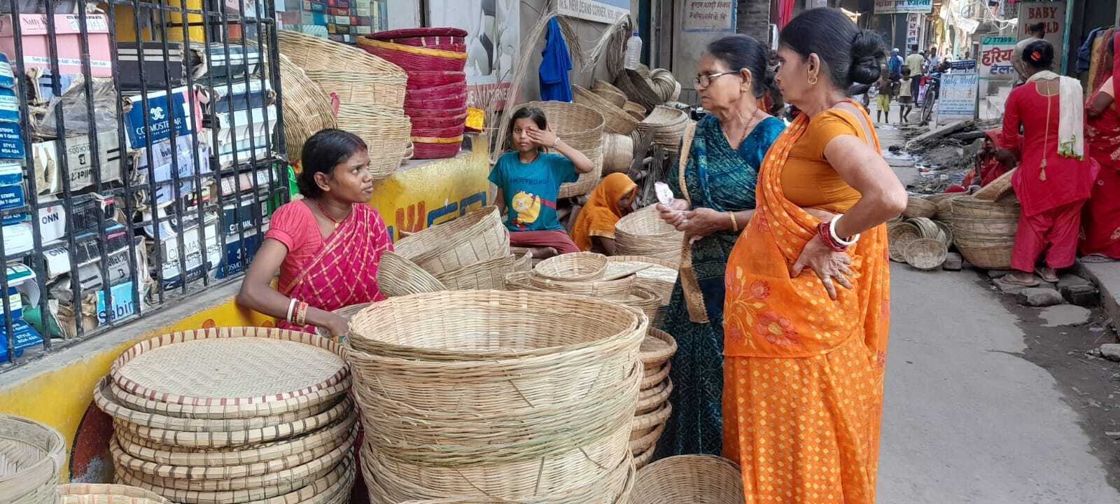 Madhubani News : नहाय खाय के साथ चार दिवसीय छठ महापर्व शनिवार से होगा शुरू, तैयारी जोरों पर