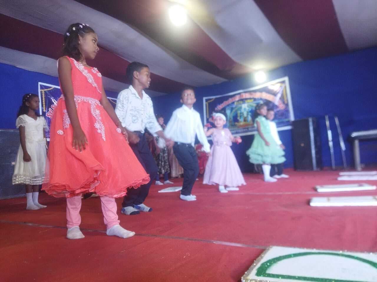 Chaibasa News : बच्चों की प्रस्तुतियों ने जीता दर्शकों का दिल