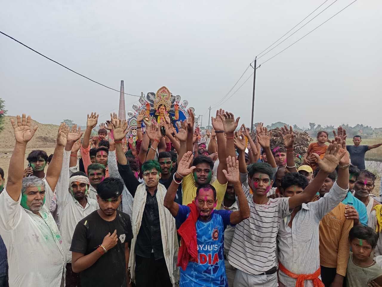 खोइछा देकर  महिलाओं ने नम आंखों से दी मां काली की विदाई