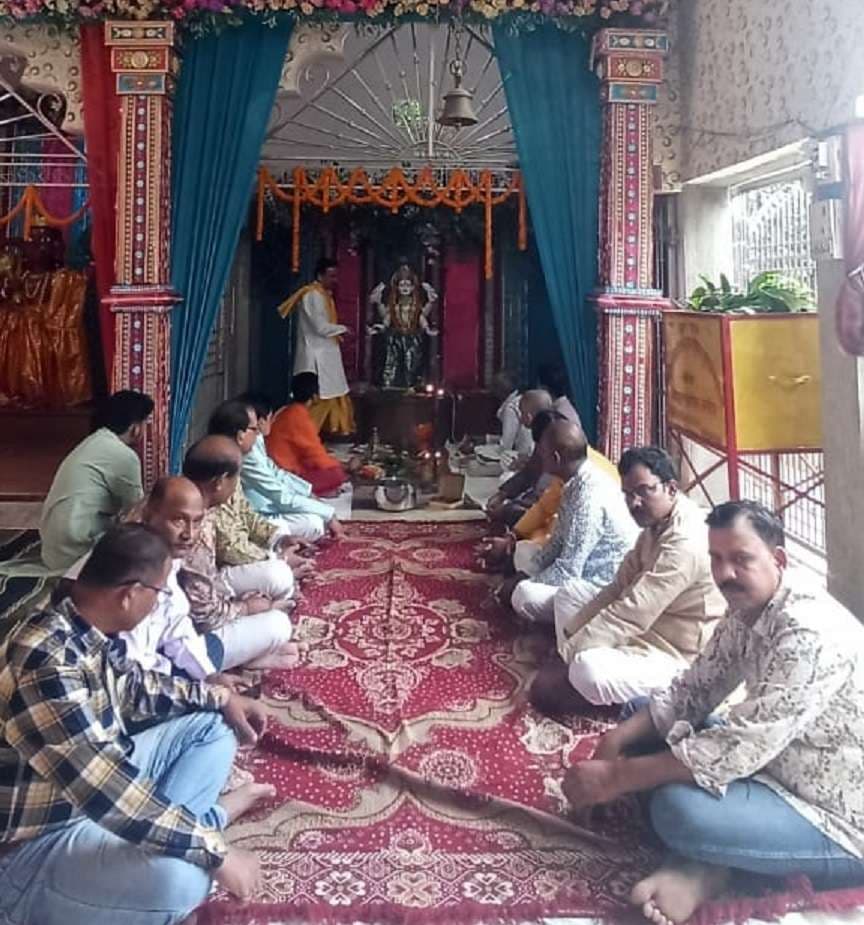 चित्रांश समाज के सदस्यों ने भगवान चित्रगुप्त की पूजा