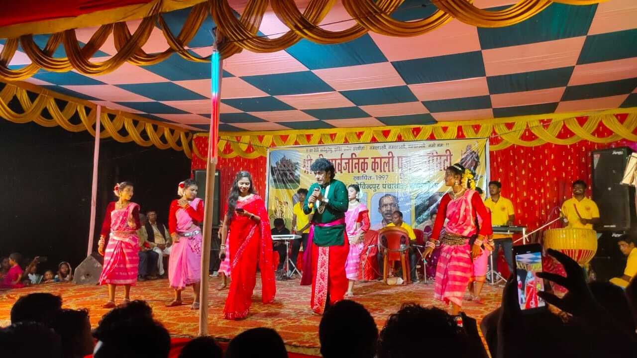 Seraikela Kharsawan News : कीता गांव में झुमर गीत की धुनों पर झूमे श्रद्धालु