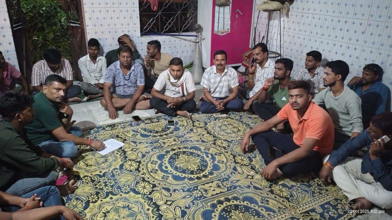 East Singhbhum News : छठ घाट पर बेहतर व्यवस्था करेगी गालूडीह कमेटी