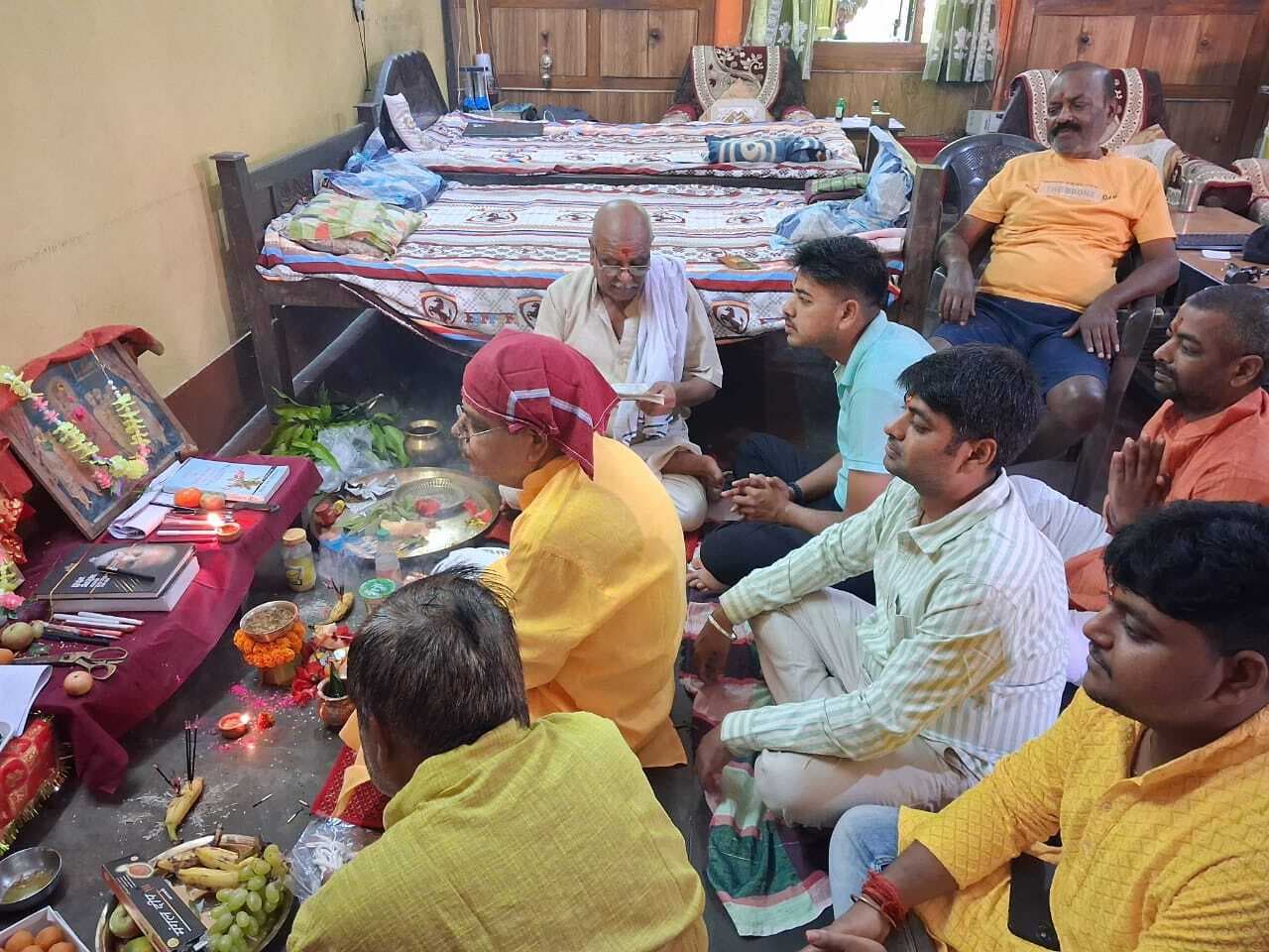 East Singhbhum News : समाज ने कलम, दवात और कॉपी की पूजा-अर्चना की