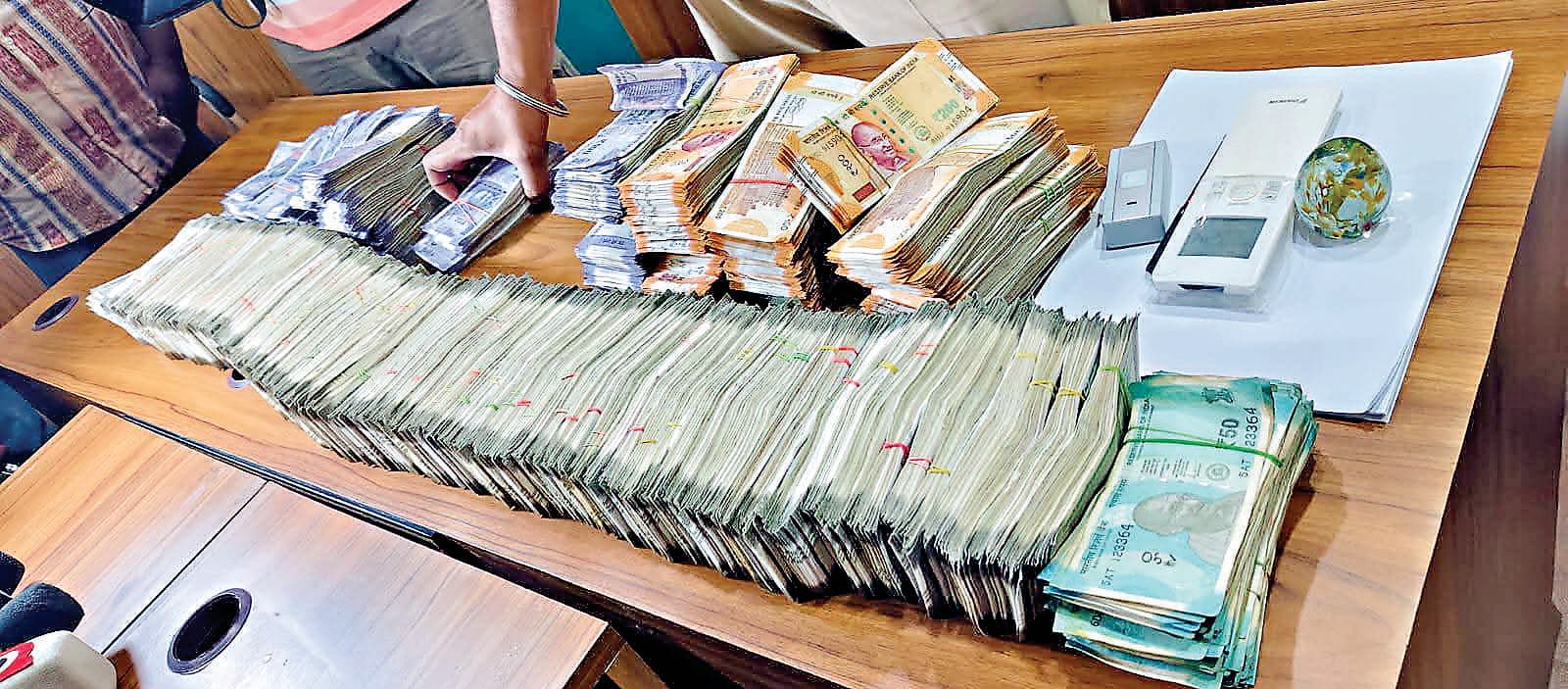 Sambalpur News: सफाईकर्मी की नौकरी दिलाने के नाम पर दो करोड़ की ठगी, दो गिरफ्तार