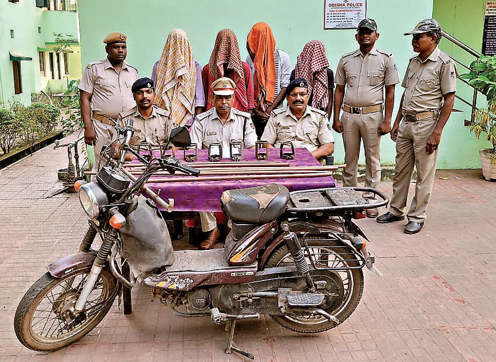 Rourkela News: ऑक्सीजन प्लांट से चोरी के मामले में चार गिरफ्तार, सामान बरामद