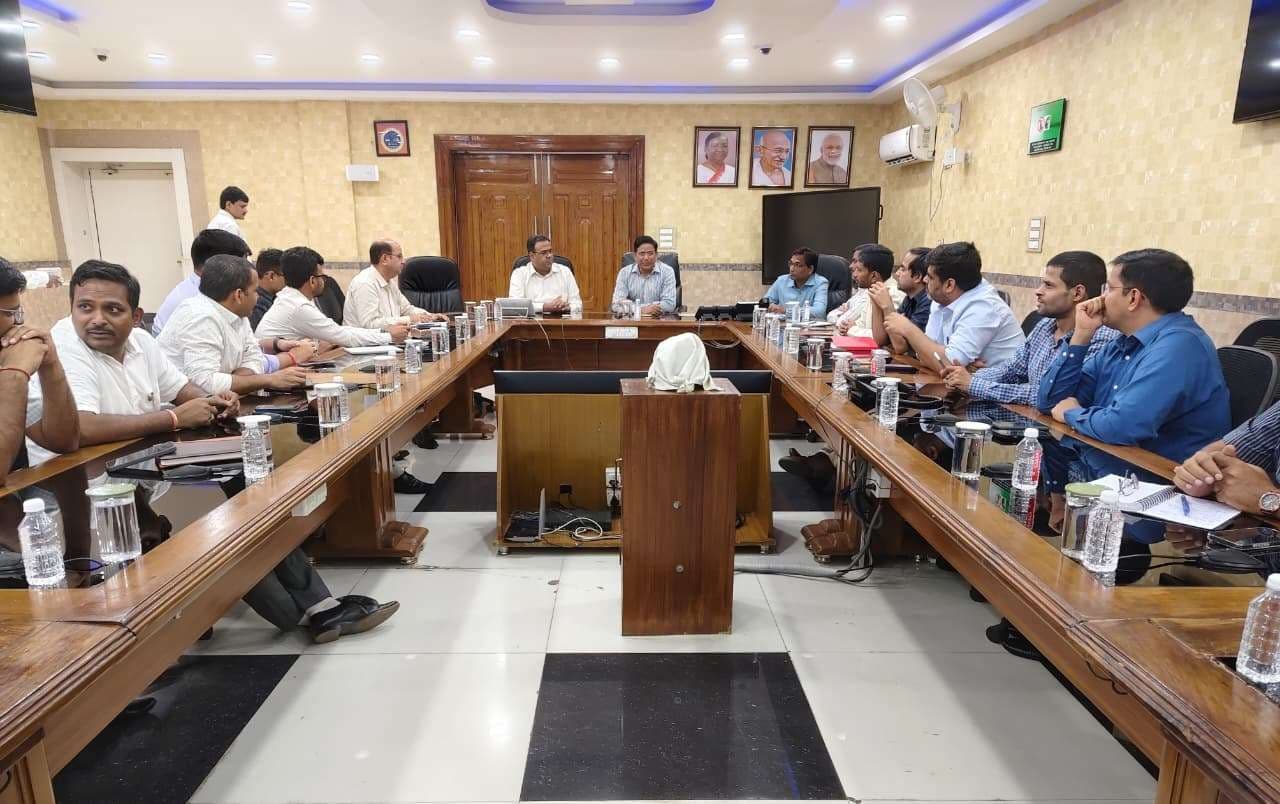 Dhanbad News: एजीएम ने किया कोचिंग डिपो, क्रू लॉबी का निरीक्षण