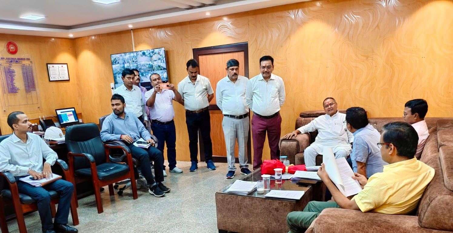 Jamshedpur News : टाटानगर के इलेक्ट्रिक लोको शेड में लगी आधुनिक व्हील मोडिफिकेशन ग्राइंडिंग मशीन