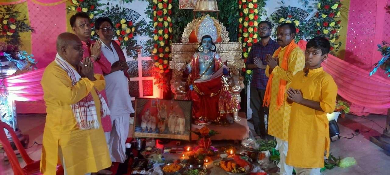 Bokaro News : जगह-जगह भक्ति भाव से पूजे गये भगवान चित्रगुप्त
