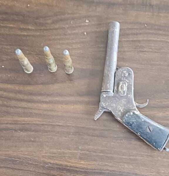 भानपुर में कट्टा व कारतूस के साथ मां-बेटा गिरफ्तार