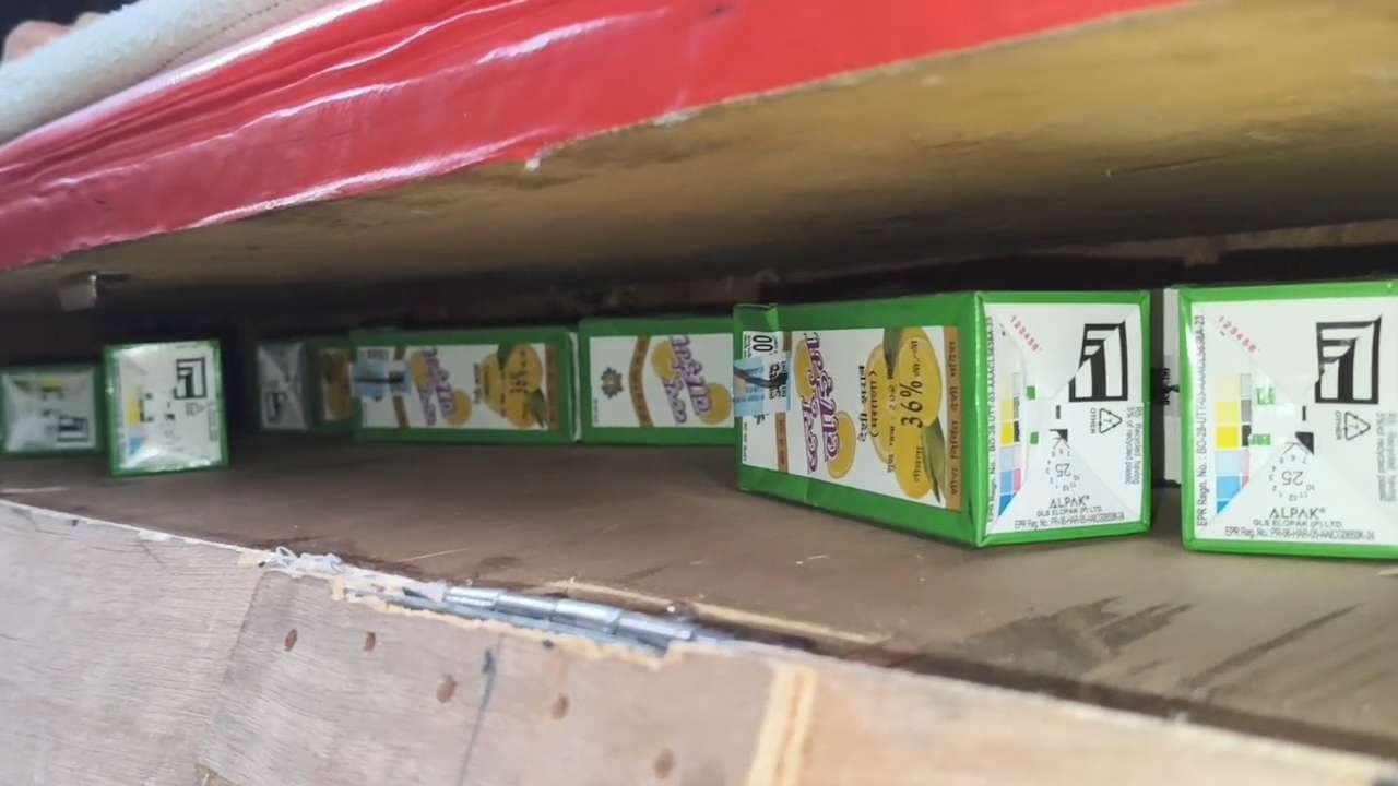 वाहनों में बने तहखाने से 310 लीटर शराब जब्त, दो गिरफ्तार