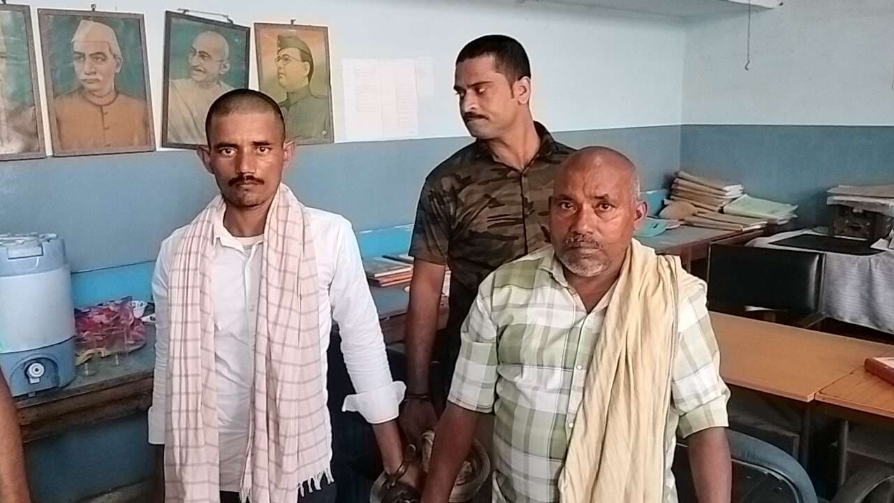सुंदरपुर बिंद टोली गांव से दो एनबीडब्लू वारंटी गिरफ्तार
