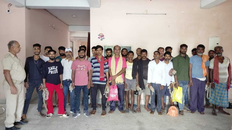 उत्पाद पुलिस ने पांच शराब तस्कर व 20 शराबियों को किया गिरफ्तार