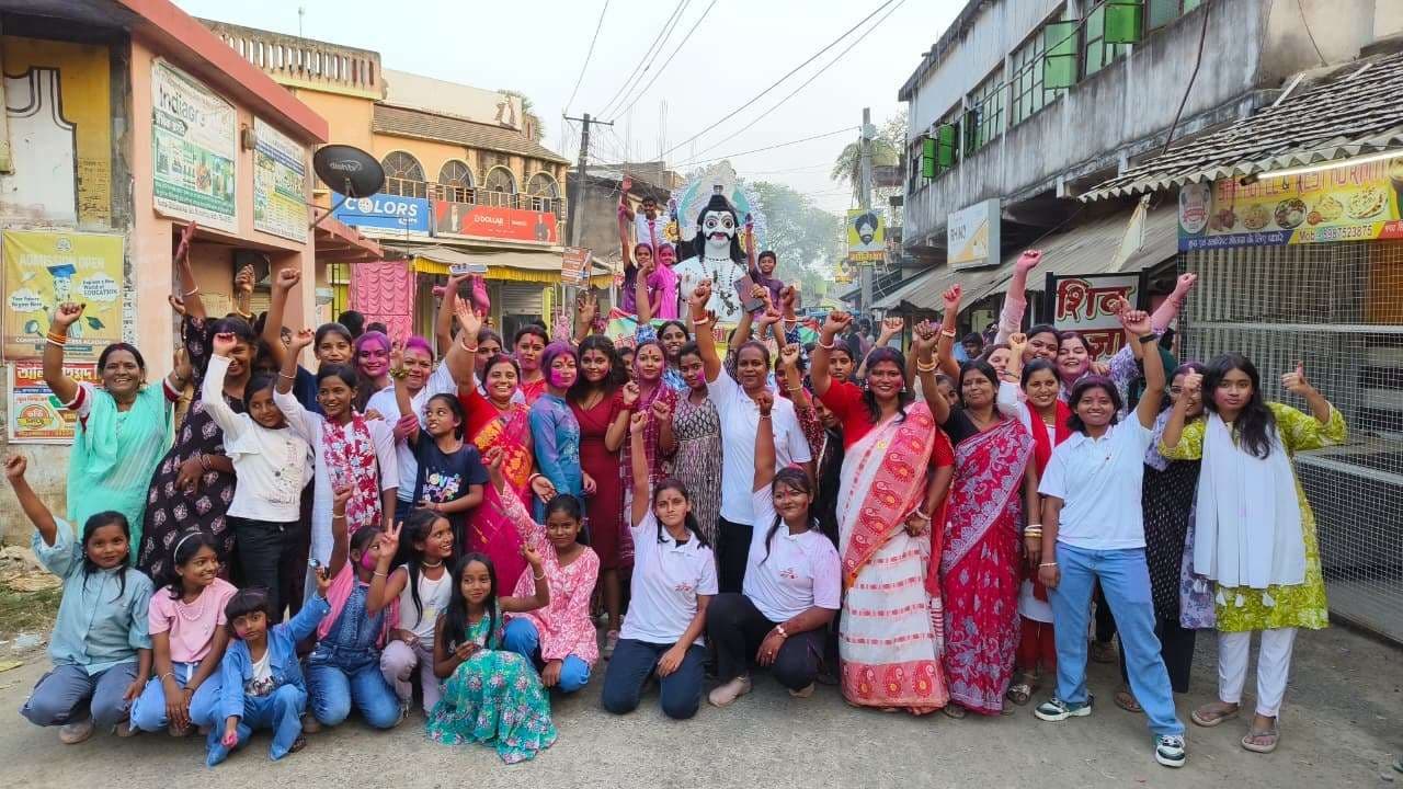 नम आंखों से मां आनंदमयी काली को दी गयी विदाई